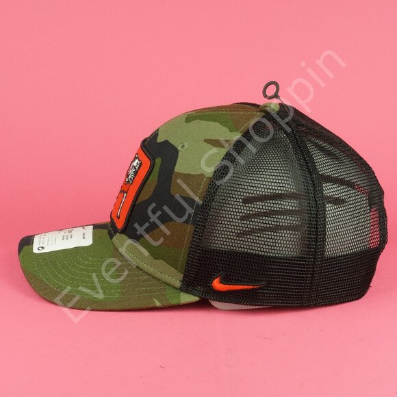 Nike Georgia Bulldogs Standing Dog Trucker Snapback Hat in Camo / Black - Picture 4 of 10